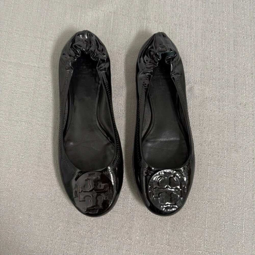 Tory Burch Reva Black Patent Leather Ballet Flats 7M Medallion Logo Timeless